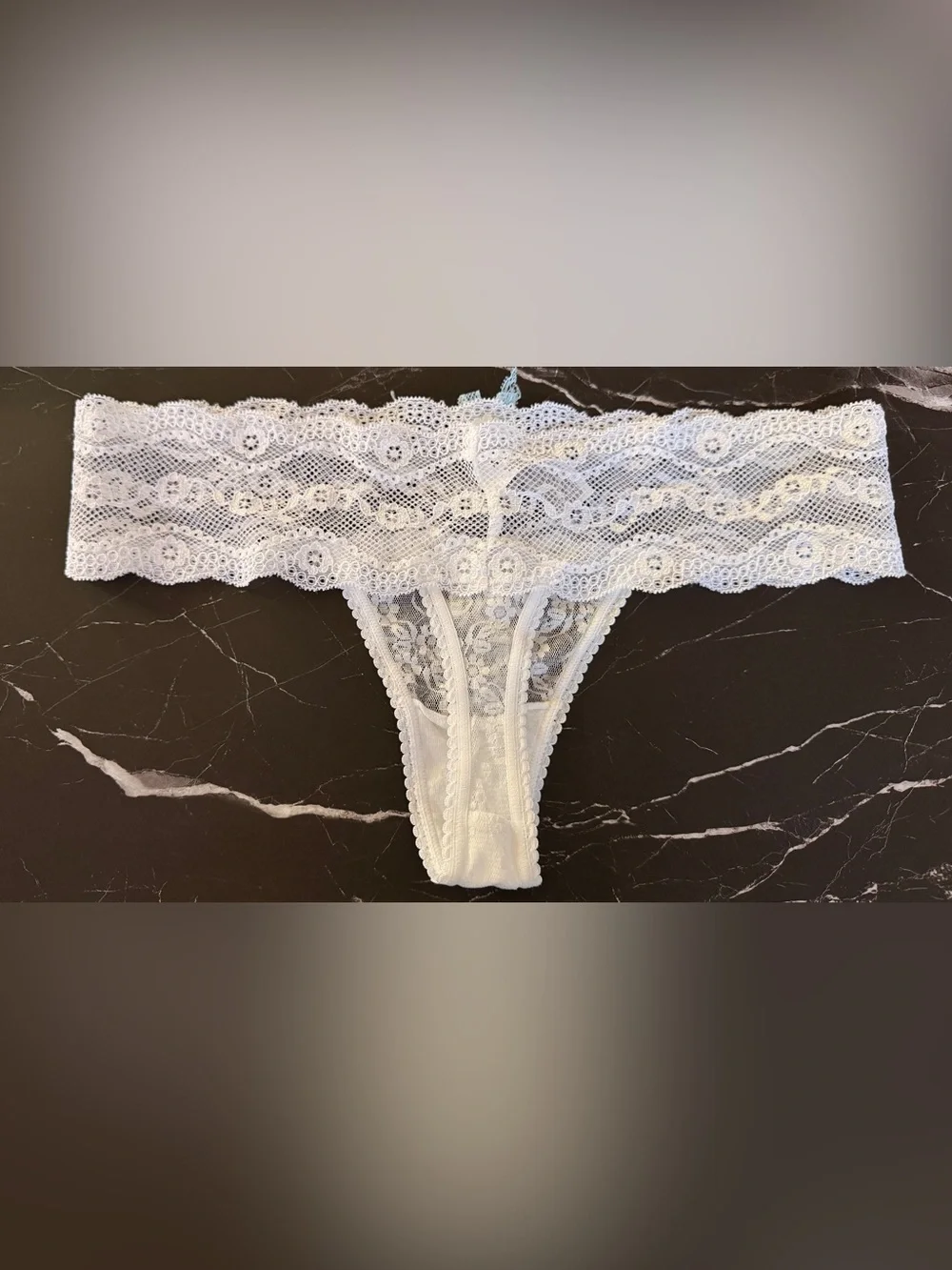 b.tempt'd by Wacoal Lace Kiss Thong - Size S NWOT - White/Blue Bow - Picture 2 of 5